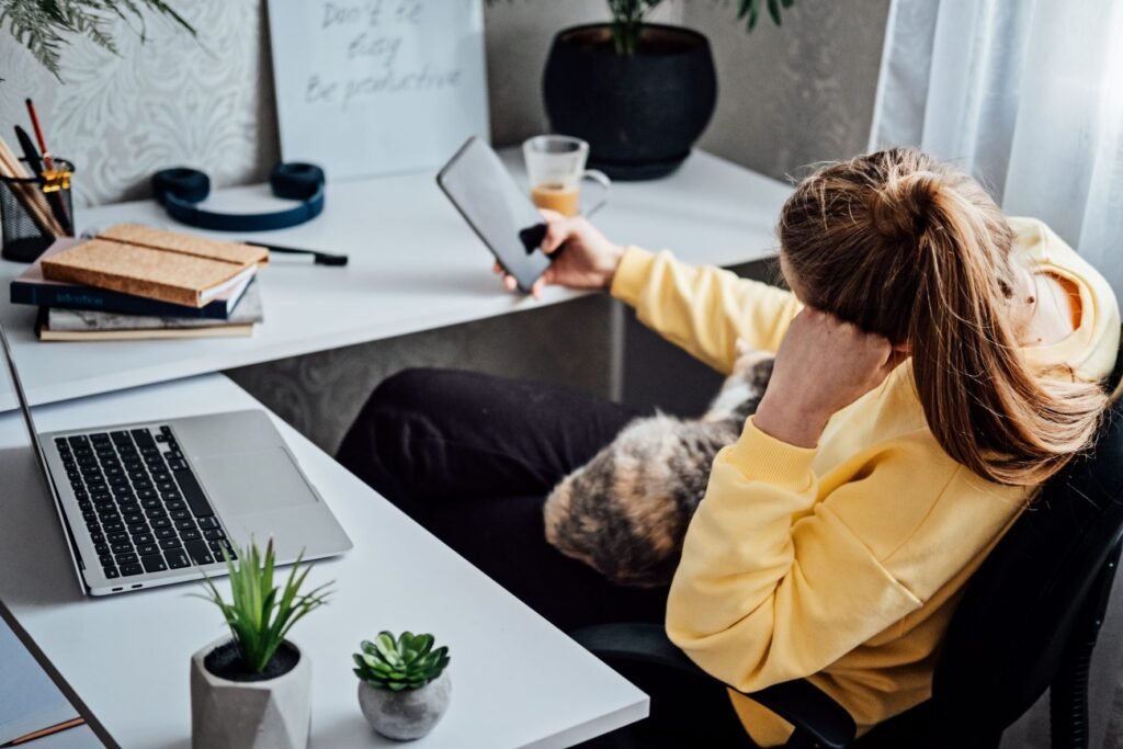 Silos are pockets within your organization that separate themselves from all others. They usually exist within a single department or across multiple departments. To Eliminate Workplace Silos